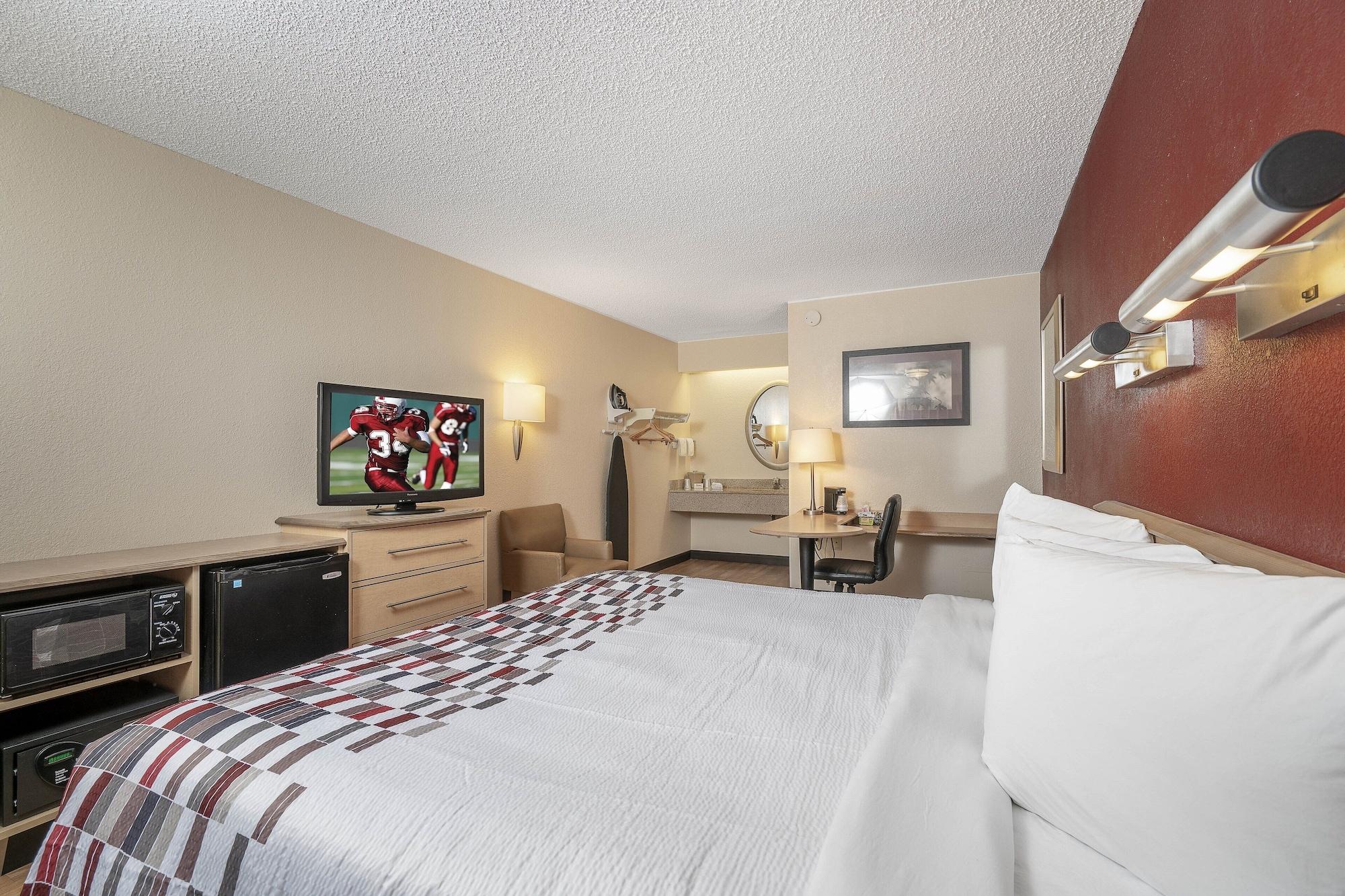 Red Roof Inn Detroit-Rochester Hills/ Auburn Hills Exterior photo