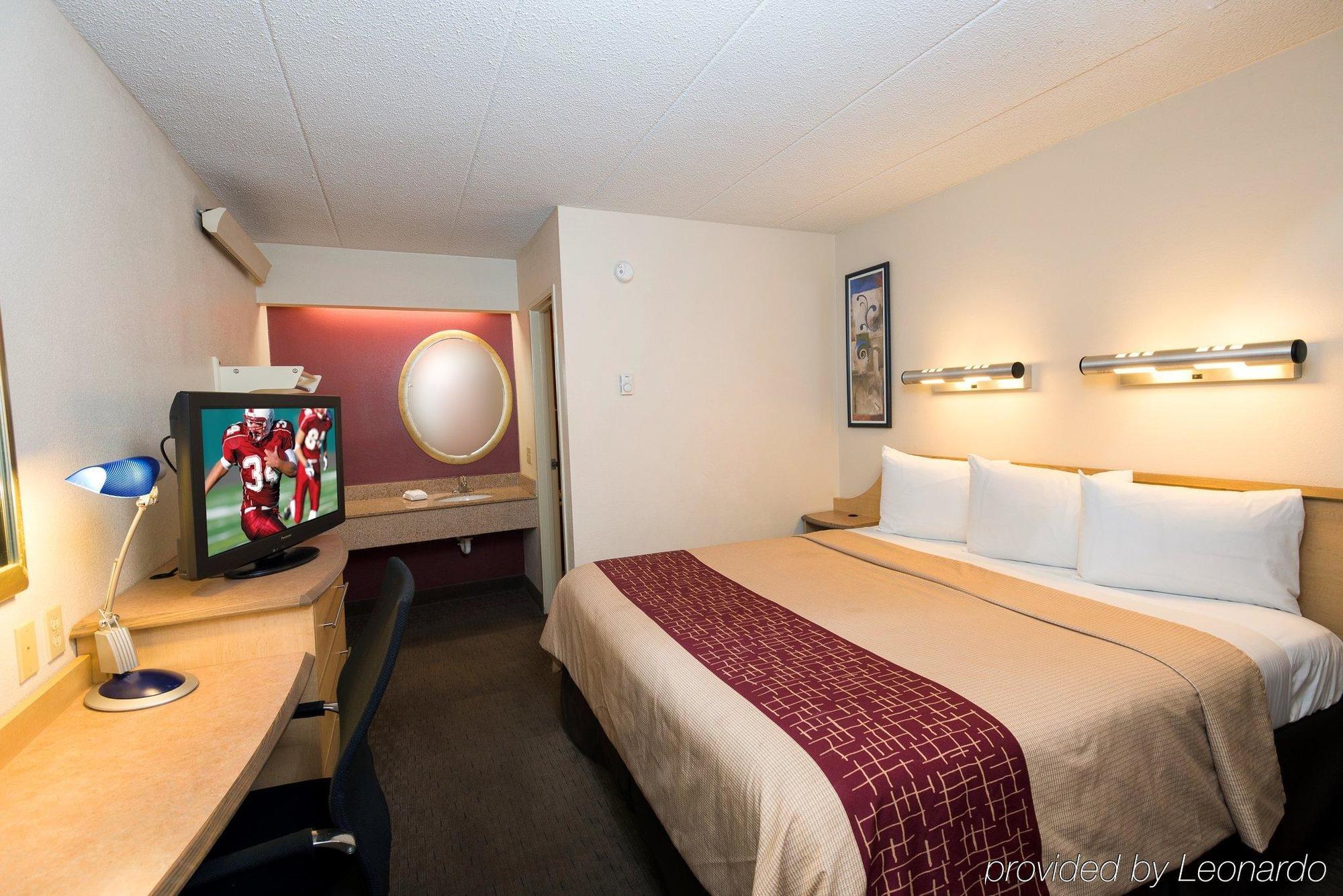 Red Roof Inn Detroit-Rochester Hills/ Auburn Hills Exterior photo